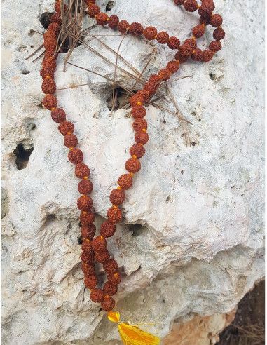 collana-etnica-vegetale-seme di mala-rudraksha