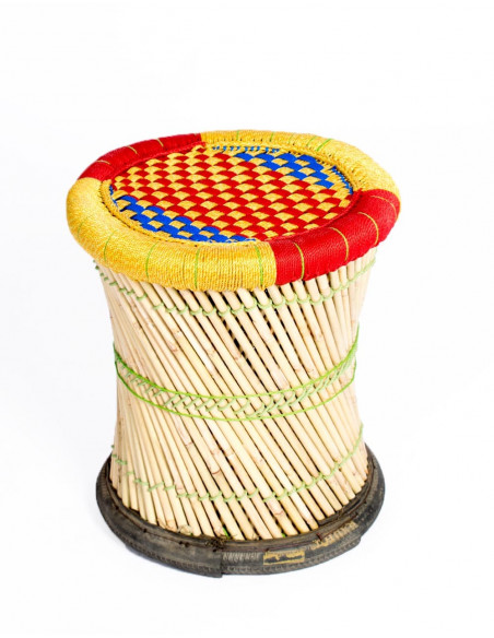 Handgefertigter Hocker aus gewebtem Bambus, hergestellt in Indien, Höhe 40 cm.