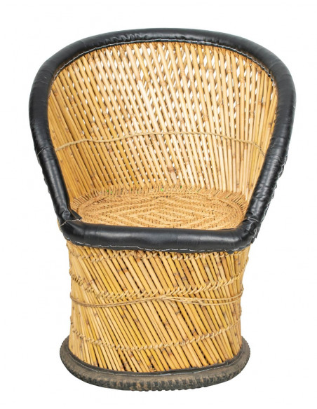 Individual jute armchair with faux leather details: Indian craftsmanship, exclusive comfort