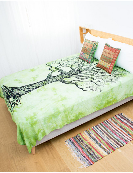 Tapisserie Verte avec Arbre