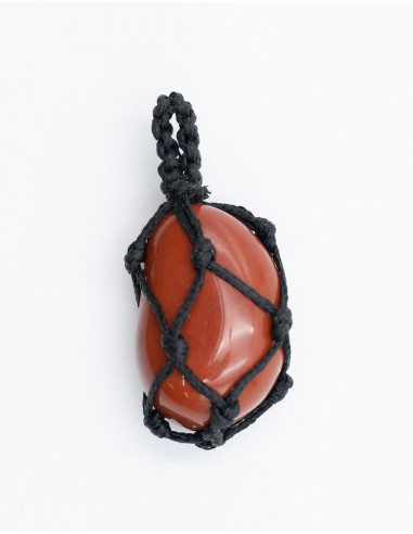 Pingente de pedra mineral com macramê