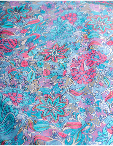 Combinaison courte nouée sur la poitrine