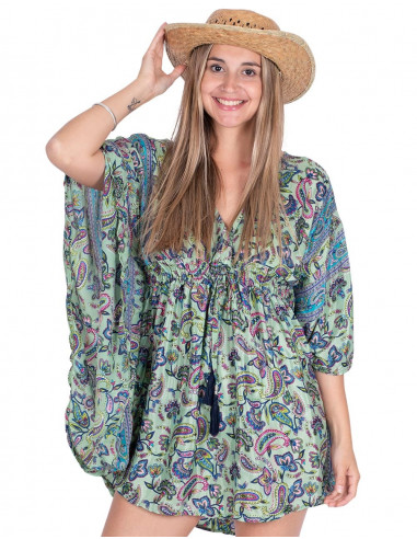 Kurzes Kleid mit Ärmeln