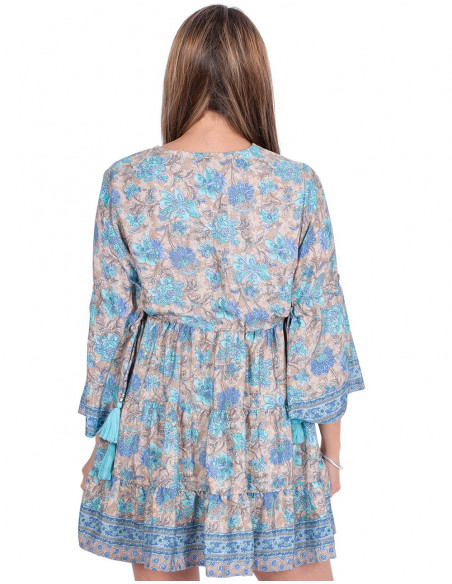 Vestido com babados e mangas largas