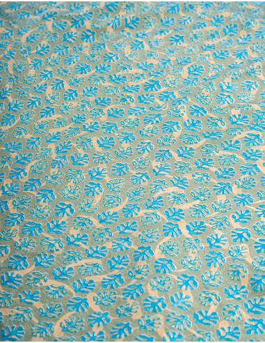 Vestido cruzado nas costas