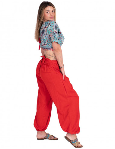 Pumphose mit roter Schleife