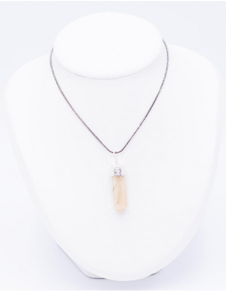 Collana in pietra minerale ottagonale