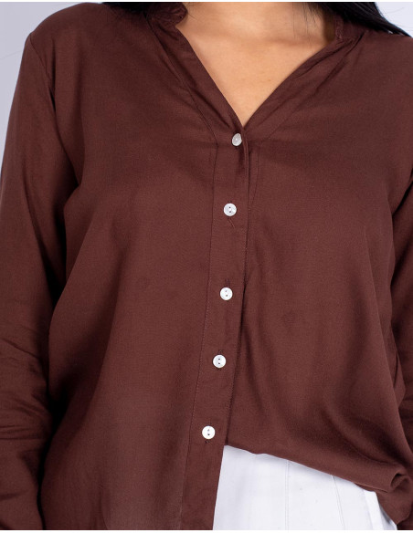 Chemise marron avec boutons