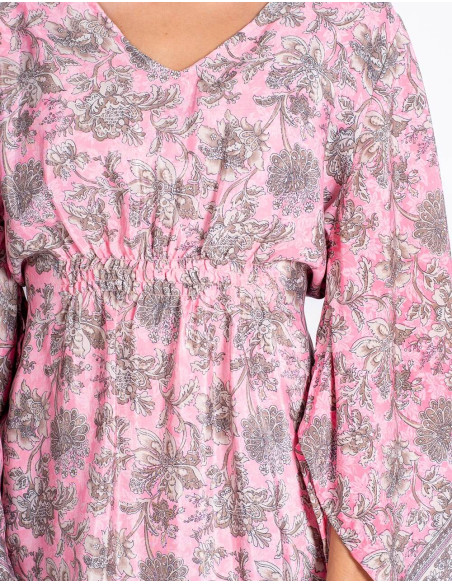 Robe en soie rose à fleurs