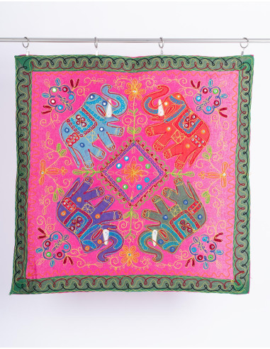 tapiz-cuadrado-4-elefantes-fondo-color