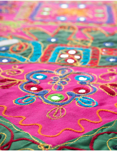 mantel-rosa-elefantes-coloridos-bordados