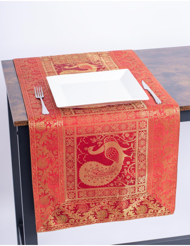 Caminho de mesa pavão vermelho