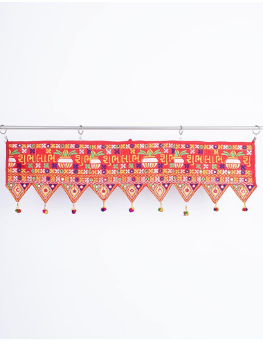 Toran rouge avec perles 2