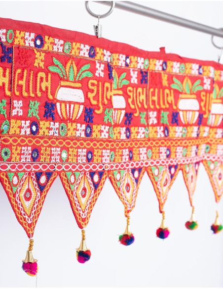 Toran rosso con perline