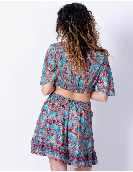 Éblouissez avec élégance ! Ensemble en soie imprimée : jupe et haut pour briller.