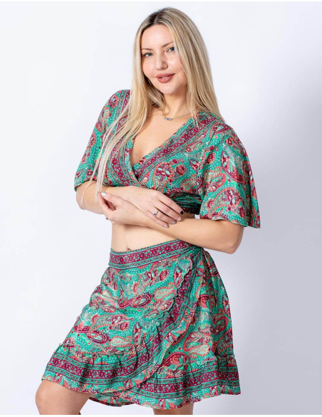 Set top e gonna in seta stampata: stile boho con eleganza indù