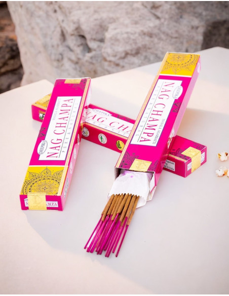 Incienso-nag-champa-deepika-atmosfera-refrescante