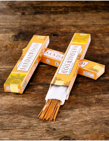 Sandelholz-Räucherstäbchen der Marke Deepika