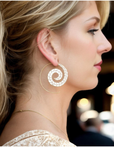 Ethnic Carved Silver Metal Earrings with Icoting Bath