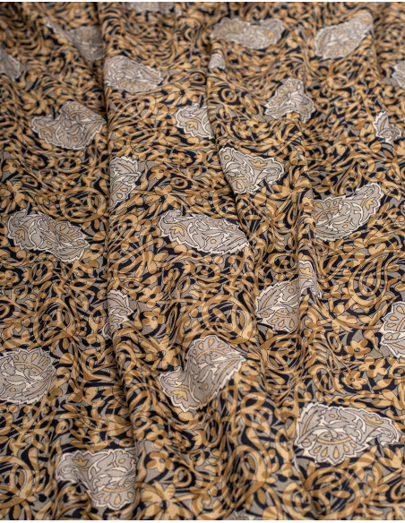 Shorts curtos de seda estampados muito legais em tons marrons