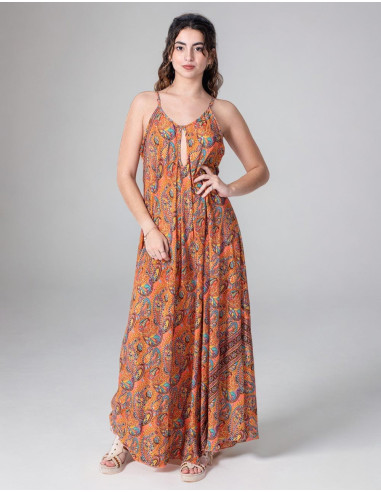 Vestido longo e largo de seda estampado paisley