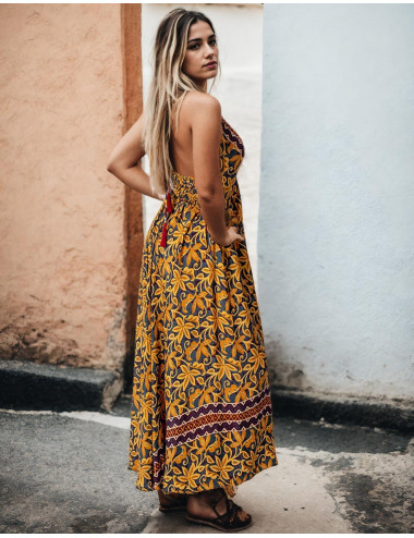 Robe longue dos nu en soie...