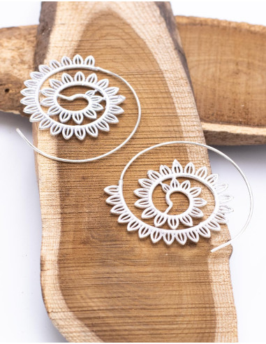 Turned Earrings with Carved Leaves in Brass with Icoting Plating