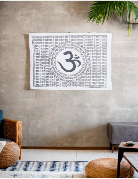 Tapisserie Symbole Om en Noir et Blanc - Harmonie et Style pour votre Espace