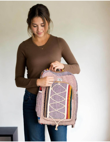 Mode ethnique : Sac à dos unisexe en chanvre Kimago - Artisanat indien unique et polyvalent
