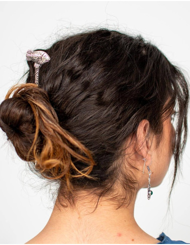 Bastão de cabelo de metal esculpido à mão - Elegância e artesanato exclusivo
