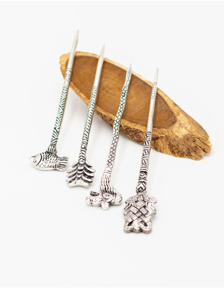 Hand-Carved Metal Hair Stick - Elegance and Unique Craftsmanship