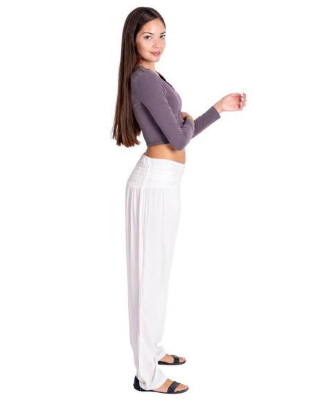 Pantalon droit blanc cassé avec détail en pointe – Style bohème et artisanal