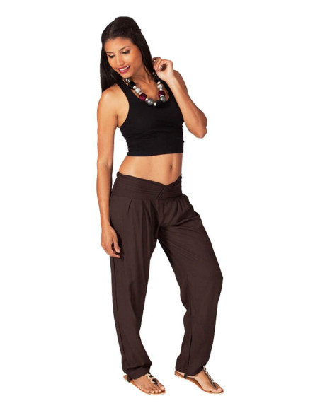 Pantalon droit marron chocolat avec détail en V – L'élégance bohème avec une âme indienne