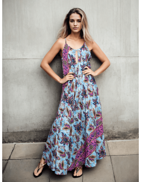 Abito lungo in seta celeste con fiori – Design boho dall'anima indiana