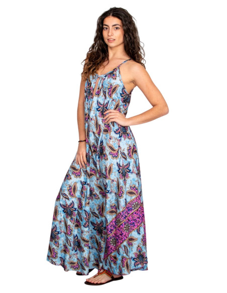 Vestido largo de seda celeste con flores – Diseño boho con alma india