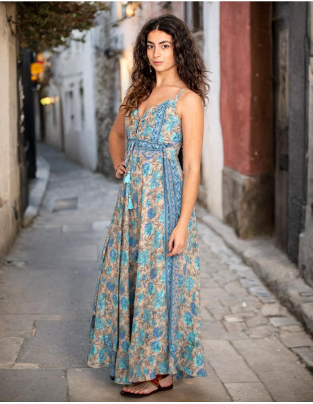 Abito lungo boho in seta con scollo a V – Ispirazione indiana per i giorni speciali