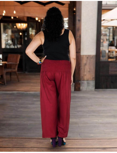 Calças retas plus size em... 2