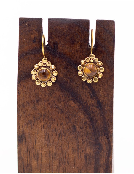 Flower earrings with mineral stone
