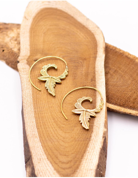 Boucles d'oreilles en forme de feuille en laiton plaqué or