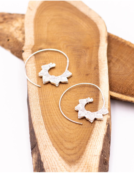 Boucles d'oreilles en argent fabriquées à la main en Inde – Motif circulaire sculpté