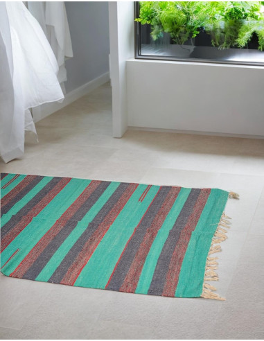 Handmade ethnic rug from India – Made with...