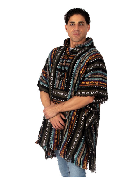 Poncho carré unisexe fait main avec capuche et boutons en bois
