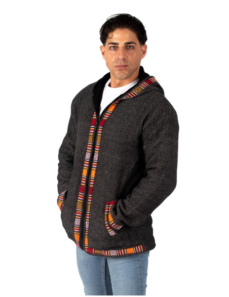 Graue Jacke mit rotem Besatz und Fleecefutter