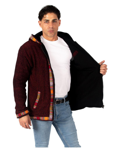 Veste rouge chaude avec des finitions...