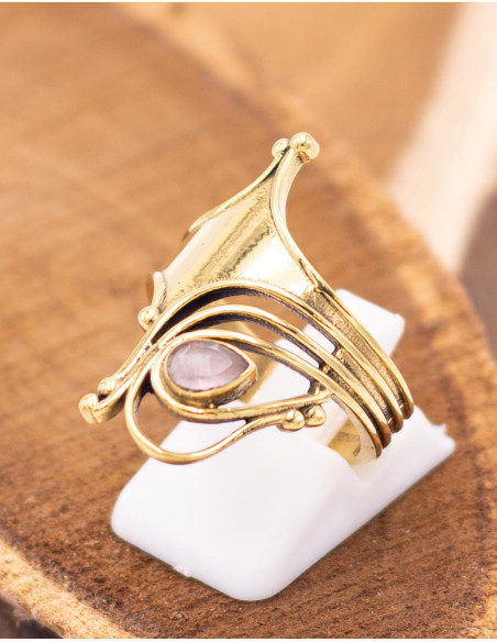 Handmade ring with mineral stone – Gold or silver