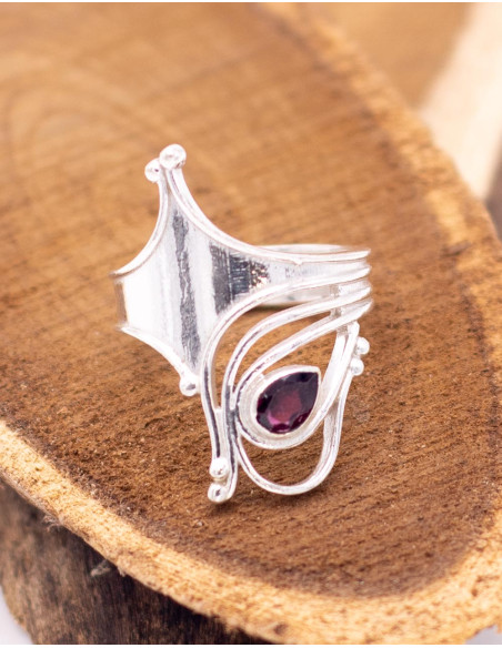 Anel artesanal com pedra mineral – Ouro ou prata