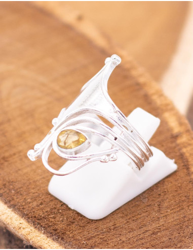 Anel artesanal com pedra mineral – Ouro ou prata
