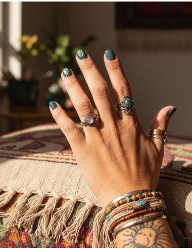 Anello in argento fatto a mano con pietra minerale