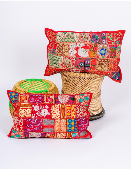 Housse de coussin patchwork rouge 60x40 – Artisanat indien unique