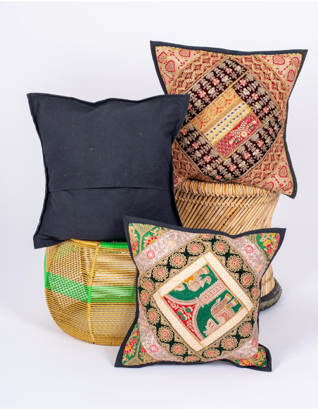 Coussin brodé indien noir 40x40 – Housse ethnique unique